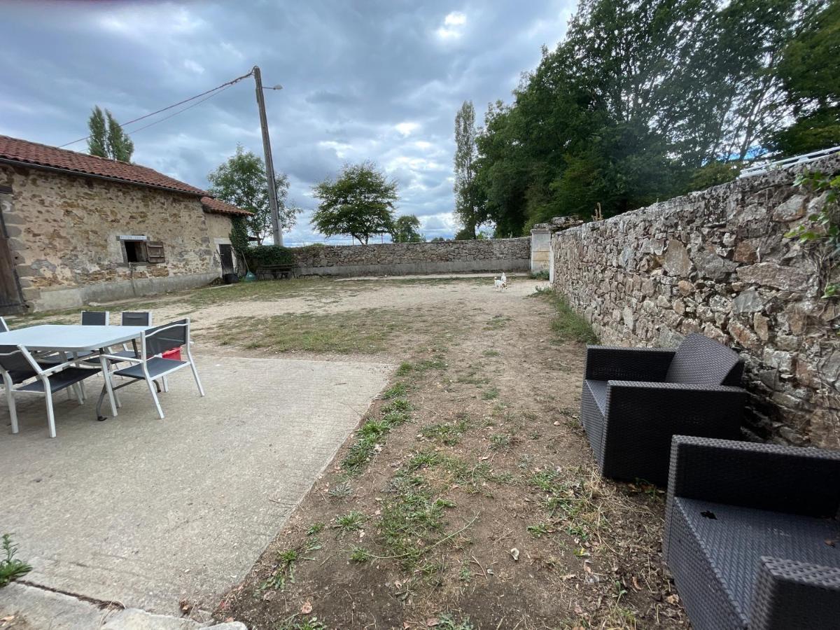 Ferme Gite Equestre En Charente Confolens Kültér fotó